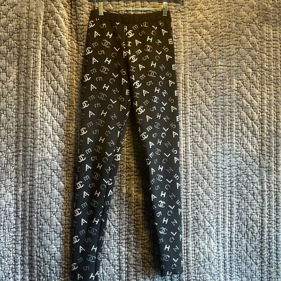 Pans - Picture 3 of 3